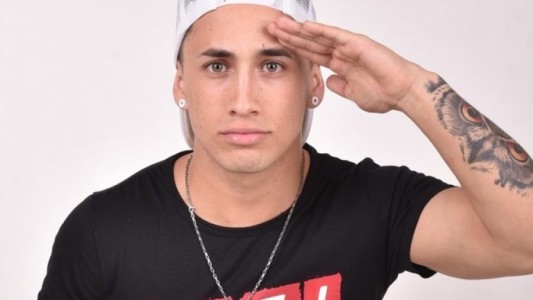 Indignante: grabaron al youtuber Yao Cabrera maltratando a un nene que quería una foto