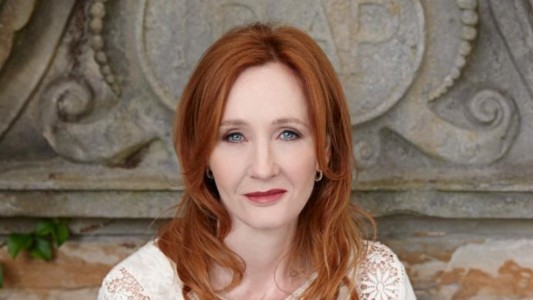 J.K. Rowling reveló que fue víctima de abusos sexuales tras las acusaciones de transfobia