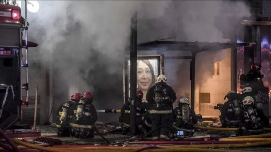 Un bombero herido en un incendio fue diagnosticado con COVID-19