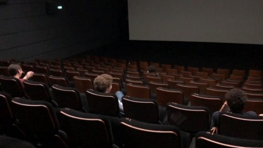 Dos butacas de por medio: el regreso a los cines en Italia