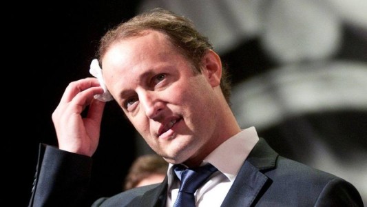 Martín Insaurralde continuará internado por COVID-19 y será tratado con plasma