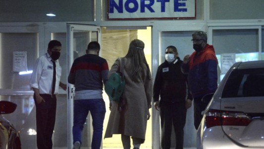 El gobernador Gerardo Zamora chocó en moto y está internado con fractura de costilla