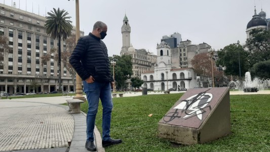 Repudian vandalización de pañuelos de las Madres de Plaza de Mayo