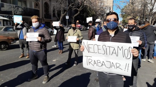 Dueños de bares piden reabrir y pasar el mal trago de 100 días cerrados