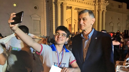 El ex gobernador de Santa Fe Hermes Binner está en terapia intensiva con neumonía