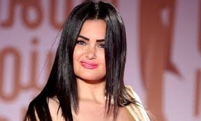 Condenaron a una "bailarina del vientre" egipcia por sus videos de TikTok