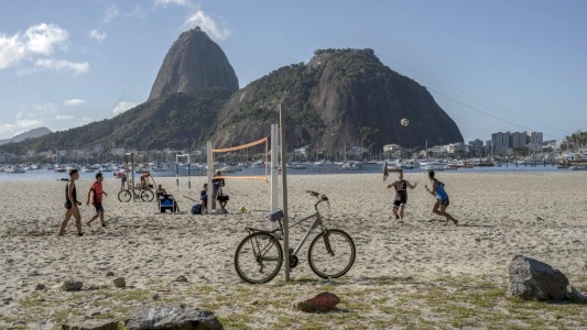 Rio de Janeiro: tras superar 10 mil muertos por coronavirus, reabrieron bares y restaurantes