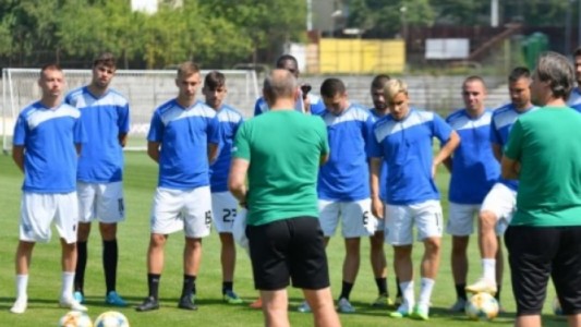 Por un error de laboratorio, futbolista jugó con coronavirus: 19 nuevos contagios