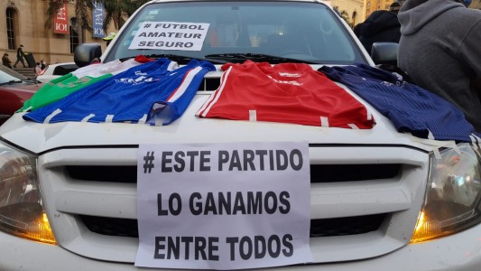 Fotos: La protesta de los "futbolistas" amateur para volver