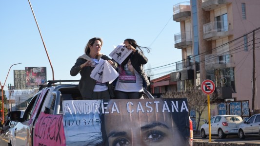 "Autazo" en Carlos Paz pidiendo justicia por el femicidio de Andrea Castana