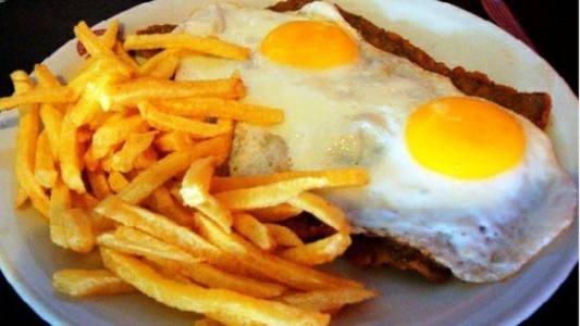 Regalan milanesas a quienes donen plasma a pacientes con coronavirus