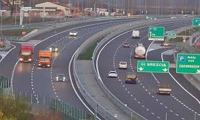 Italia estatiza la concesionaria vial controlada por los Benetton por "graves incumplimientos"