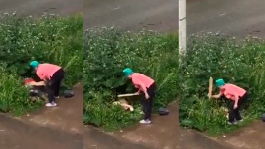 Video: una mujer golpeó a una pareja que estaba teniendo sexo en plena calle