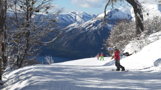 Bariloche: un muerto y un herido tras una avalancha en el Cerro Catedral