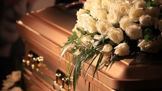 Para no ir preso, simuló su muerte pero lo descubrieron por un error en el certificado de defunción