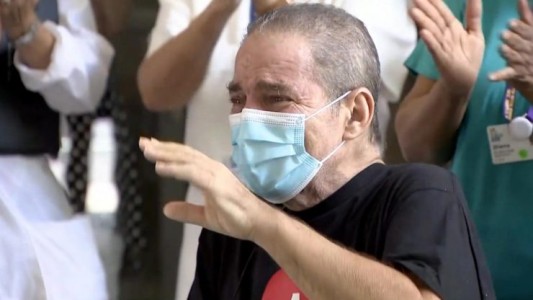 Pasó 128 días internado por coronavirus y hoy lo llaman "El milagro"