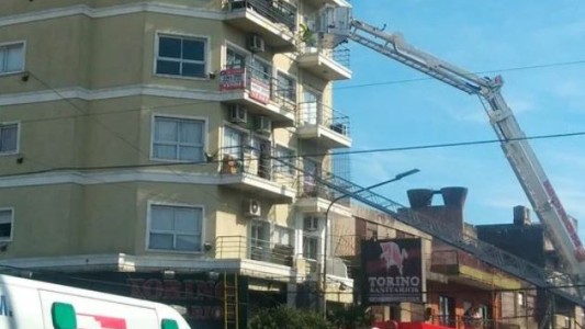 Trágico incendio en un edificio: murieron dos adultos y una menor