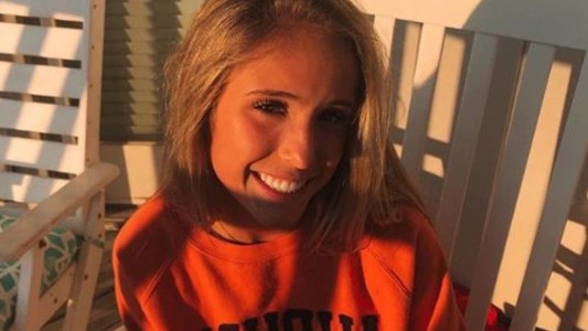 Videos: la estrella de TikTok que hace música haciendo crujir sus huesos