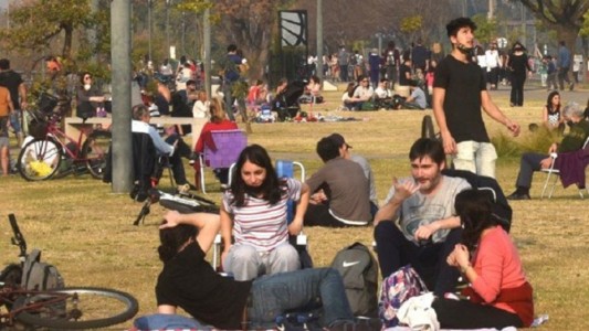 El Gobierno restringirá desde este lunes las reuniones sociales en todo el país