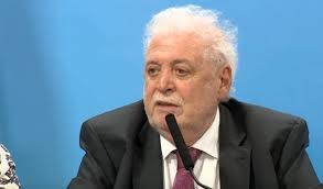 "El martes vamos a ver con responsabilidad cuando vuelve el fútbol", indicó el ministro González García