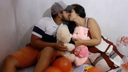 El dolor del hombre que despide a su esposa y a su bebe recién nacido muertos por coronavirus