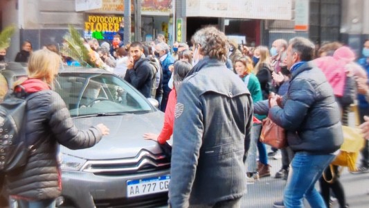 Dolorosa despedida al chico de 17 años asesinado por policías