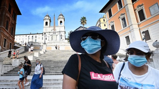 Italia prepara la vuelta a clases y anuncia nuevas medidas de restricción por el coronavirus