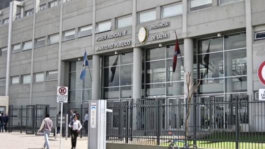 Lo condenaron a trece años de prisión por abusar de hija y de su hijastra