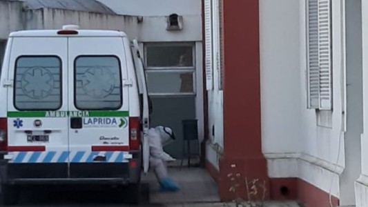 Laprida: la foto viral que refleja el esfuerzo del personal de salud