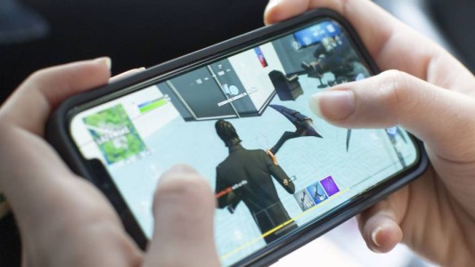 Primera decisión judicial en la guerra entre Apple y Epic Games
