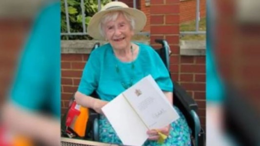 Una mujer de 107 años sobrevivió a dos guerras mundiales y cinco pandemias