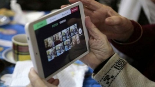 Entregarán cuadernos didácticos gratuitos para asistir a adultos mayores