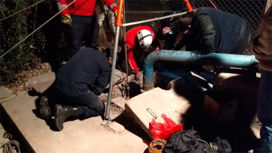 Imputan a un hombre por el femicidio de una mujer cuyo cuerpo fue hallado en un pozo de 80 metros