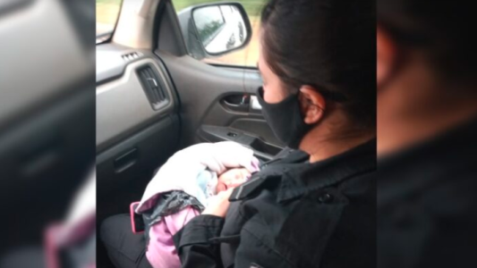 Se encuentra estable la recién nacida hallada en la basura con un cuchillo clavado