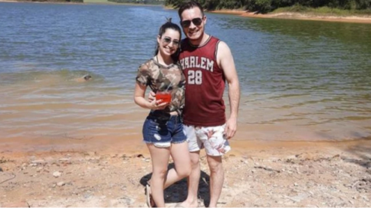 Murió cinco minutos después de sacarse esta foto junto a su novia, con la que se había prometido