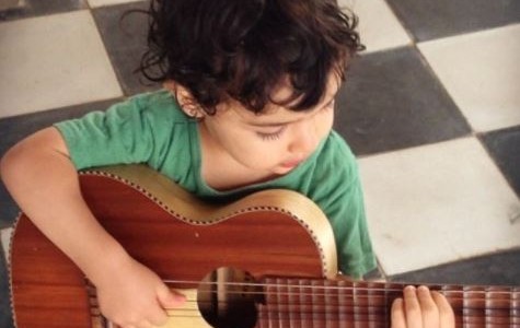 Con una foto de Merlín Atahualpa, Natalia Oreiro anunció que también Mollo tiene Instagram