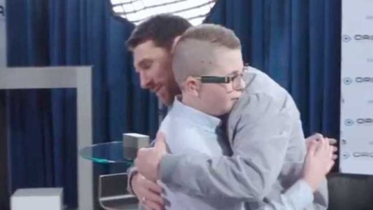 Video: La conmovedora reacción de un niño no vidente al descubrir que su interlocutor es Messi