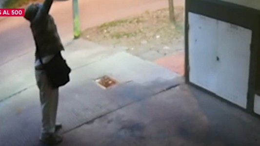 Ni los reflectores a salvo: así roban en un edificio en Rosario