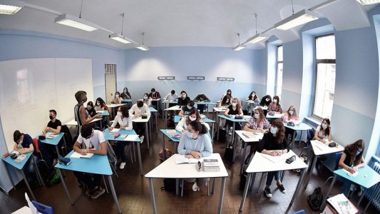 Italia: en medio del rebrote por coronavirus volvieron las clases