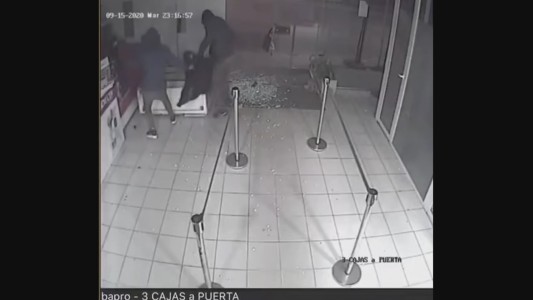 Ladrones arrasan con un local en apenas 32 segundos