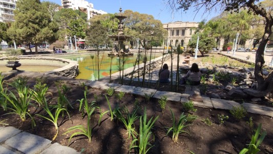 Sábado despejado y ventoso en vísperas de la primavera