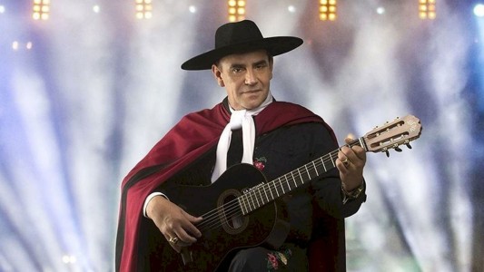 Chaqueño Palavecino continúa “estable” en sala de terapia intermedia