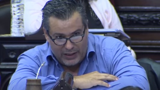 Los chats de la denuncia contra el diputado Ameri por acoso sexual: "A ver nena si me das un beso"