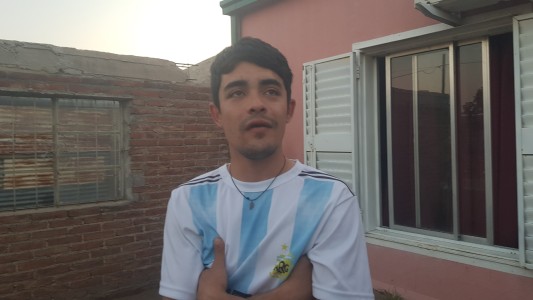 Estremecedor: un joven cambia trabajo por pañales