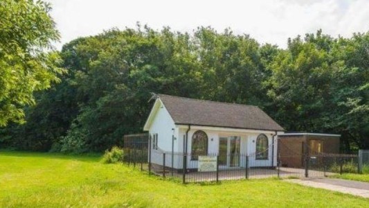 La pequeña casa "imposible de vender" por su macabra historia