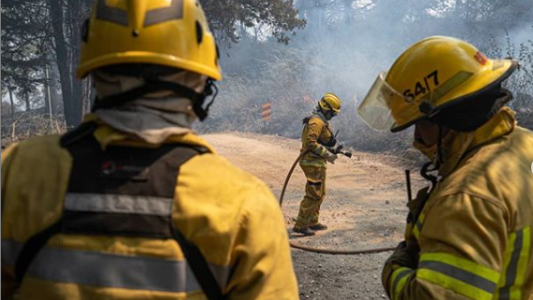 Bomberos trabajan en puntos calientes de Córdoba