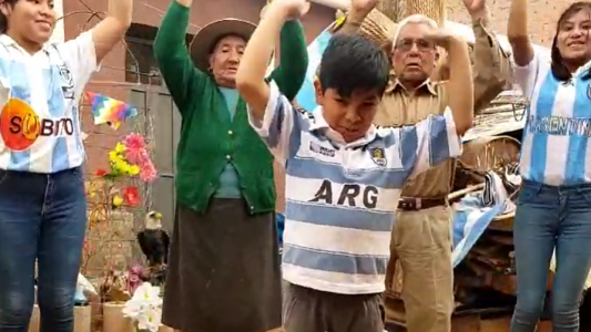 El video de un alumno jujeño que se tomó muy en serio la tarea escolar