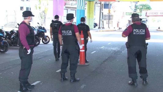 Al registrar una camioneta sospechosa, policías hallaron a una joven secuestrada, drogada y violada