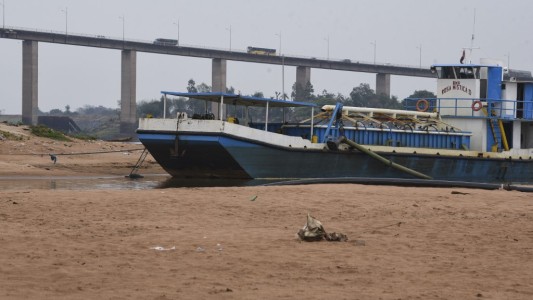 Fotos: extraordinaria bajante del río Paraguay se vuelve atractivo turístico