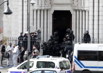Otro ataque terrorista en Francia: tres personas fueron decapitadas en la catedral de Niza